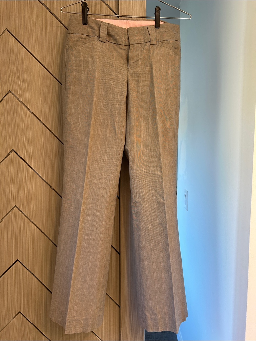 GAP Women's Curvy Regular stretch Flare Dress Pants in Light grey